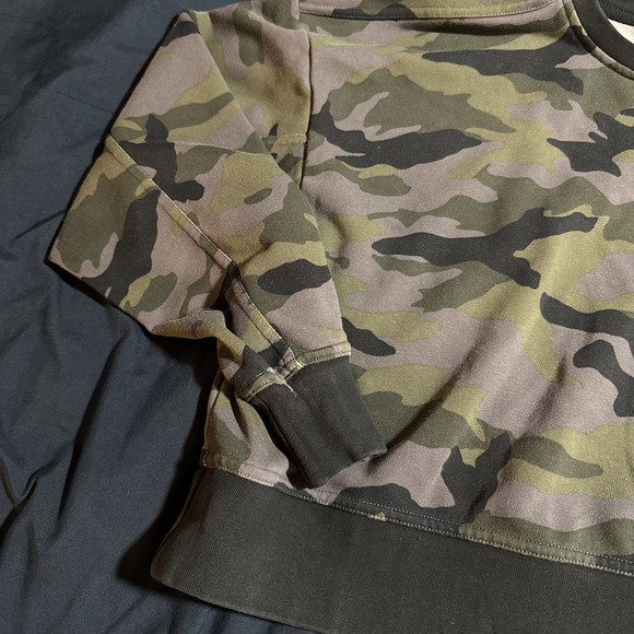 Nike‎ Sportswear Sweatshirt Womens Small Camouflage Crew Neck Cropped DJ0761 082 - Picture 5 of 8